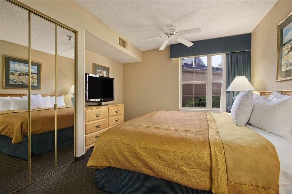 Homewood Suites By Hilton Greensboro Room photo